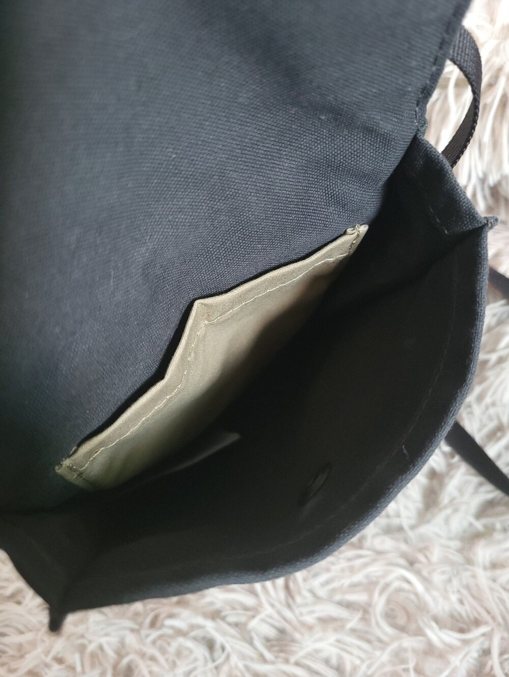 Fjallraven Black Crossbody Shoulder Bag - Picture 4 of 15